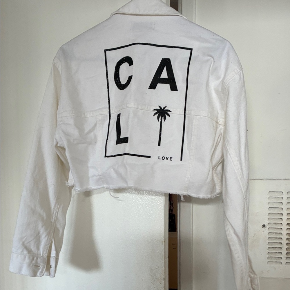 ONE OF A KIND NEVER WORN Cali logoed cropped White Denim Jacket